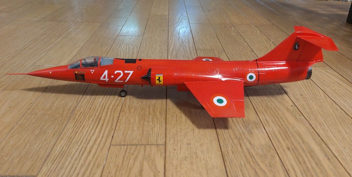 レベル1/32 フェラーリ F‐104Gスターファイター 完成品｜Yahoo!フリマ