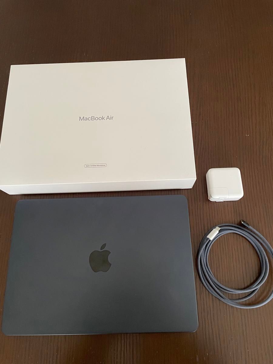 超美品 MacBook Air 13インチ M2 8GB SSD 256GB ミッドナイト 2022 充