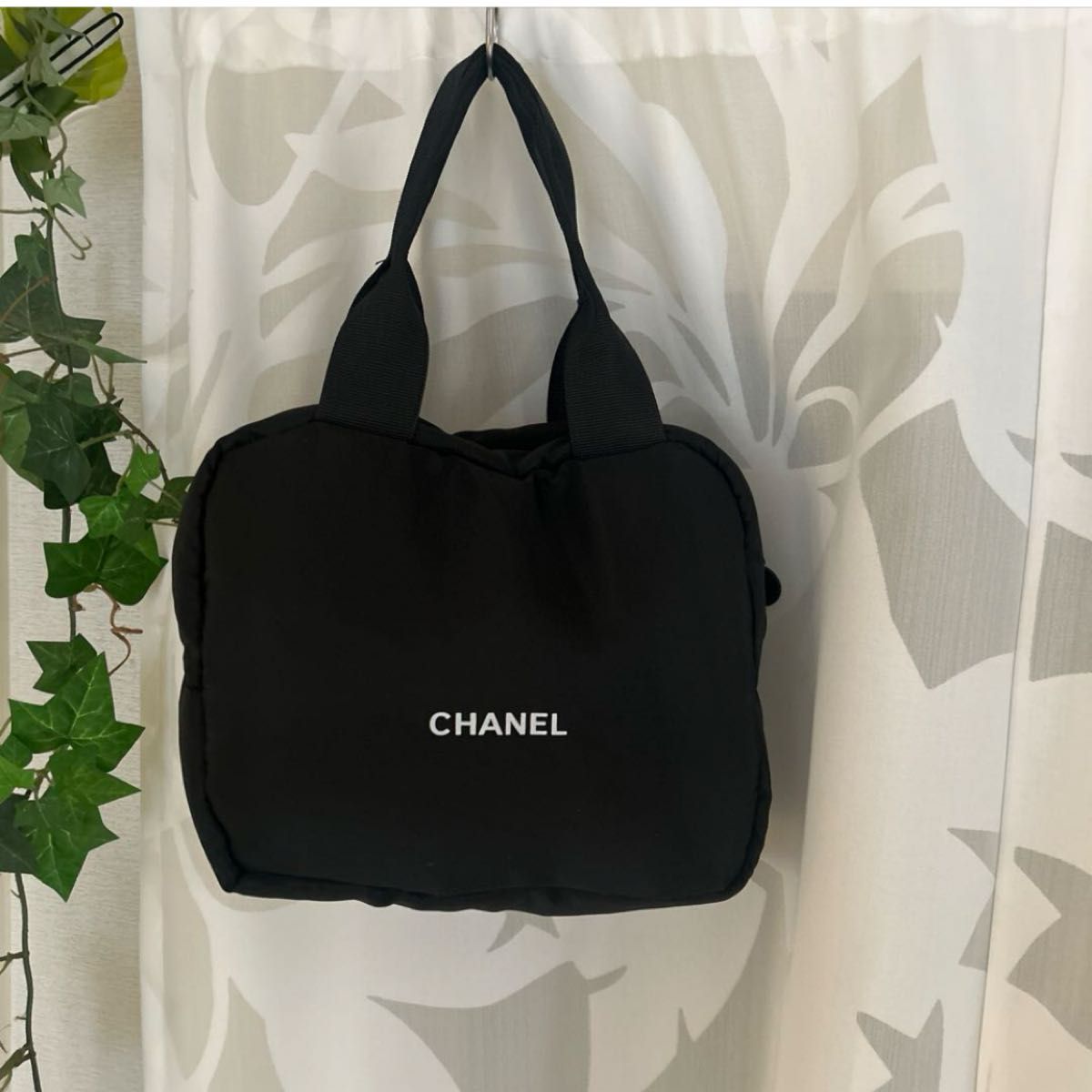 新品未使用 シャネルノベルティ ロゴ付き 化粧ポーチトートバッグ ミニ