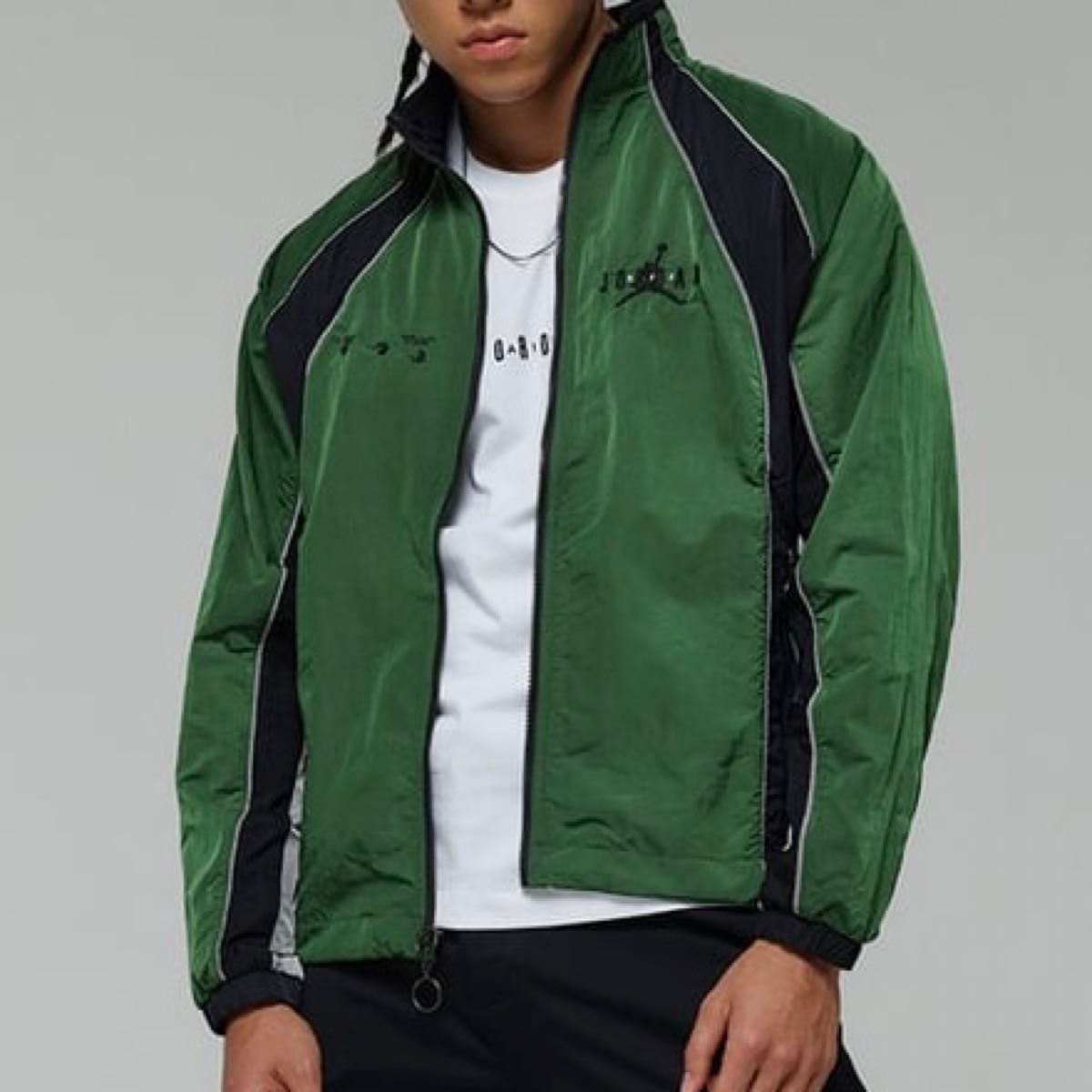 新品 NIKE ナイキ エアジョーダン オフホワイト ナイロンジャケット L