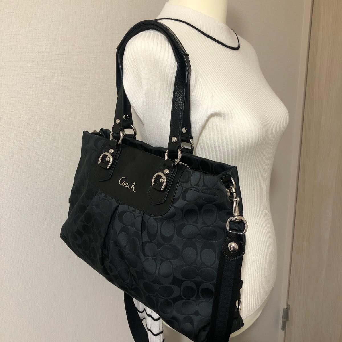 COACH アシュレイ シグネチャー サッチェル サテンキャンバス 黒