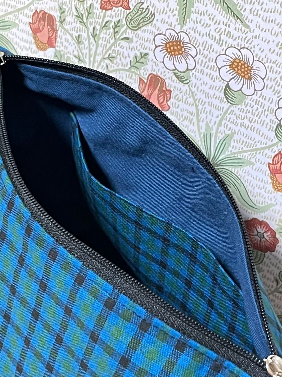 ファミリアチェック ブルー ショルダーバッグ 長財布 長財布が入る