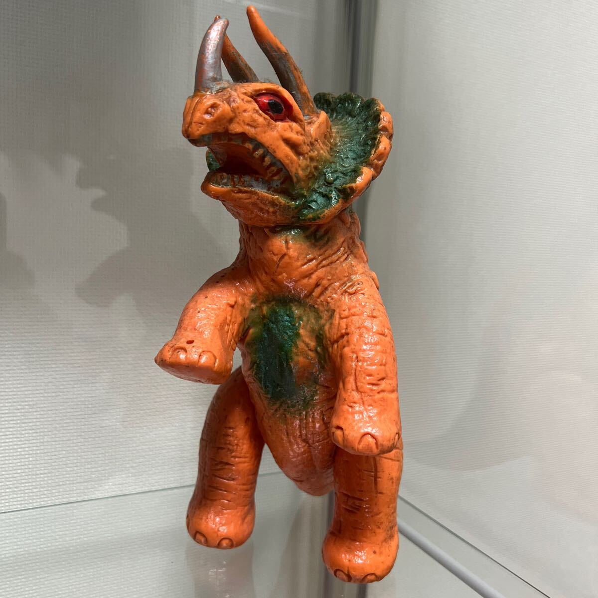 Yahoo!オークション - 当時物 大協 トリケラトプス パチ 怪獣 ソフビ