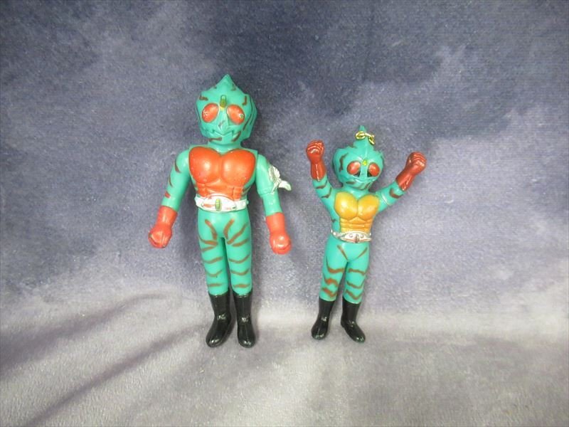 Yahoo!オークション - 当時物 ポピー 仮面ライダー アマゾン ペンダン