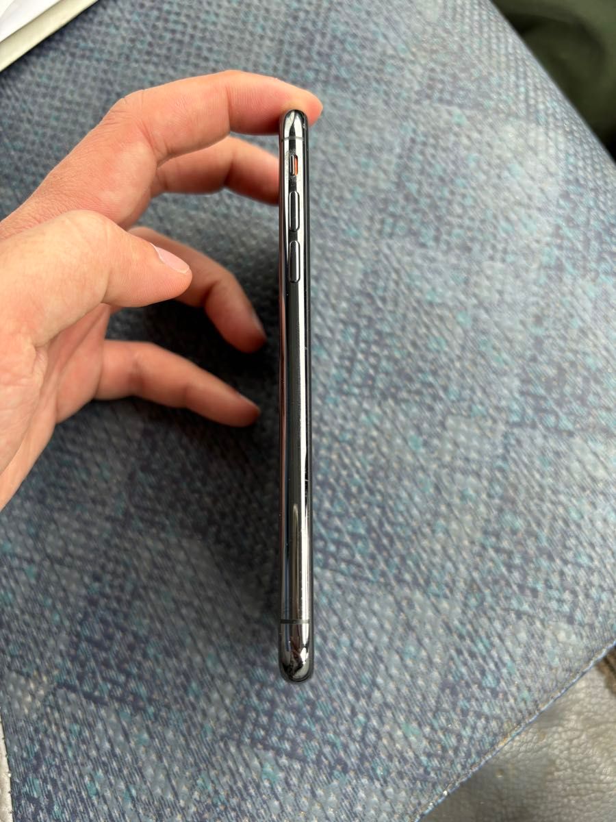 iPhone Xs SIMフリー SIMロック解除 256GB 画面割れあり ジャンク扱い