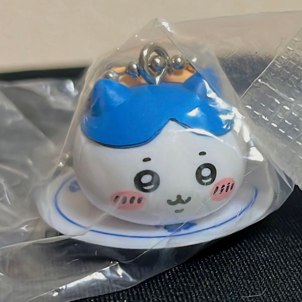 本日限り値段］ちいかわ くら寿司コラボ ハチワレフィギュア キー