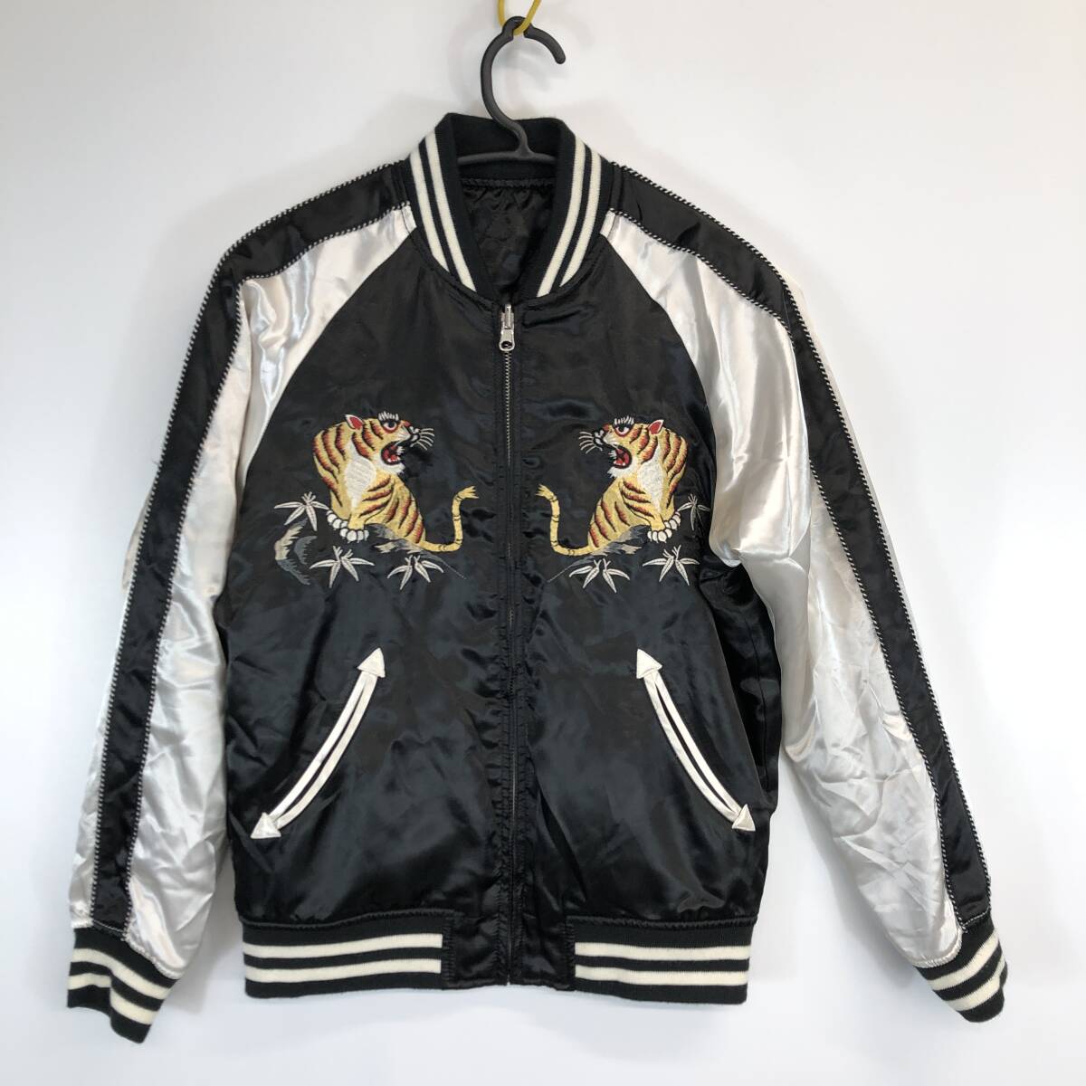 AVIREX （アヴィレックス） リバーシブルスカジャン 虎刺繍 Mサイズ