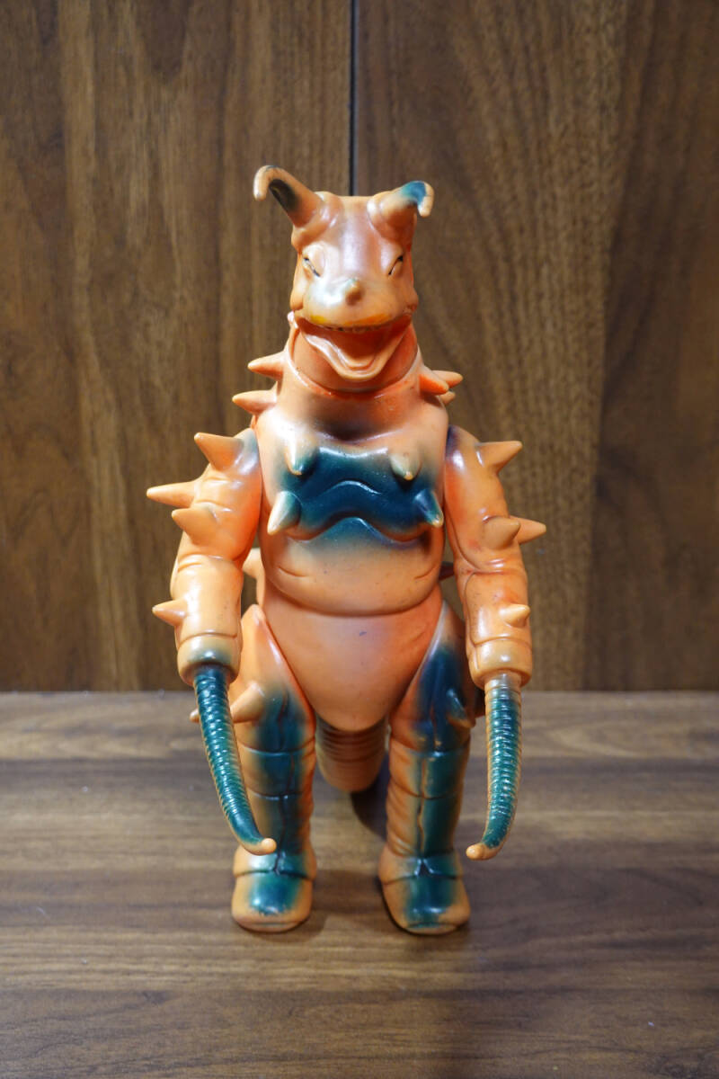 Yahoo!オークション - 当時物 ブルマァク グドン ソフビ 肌色成型