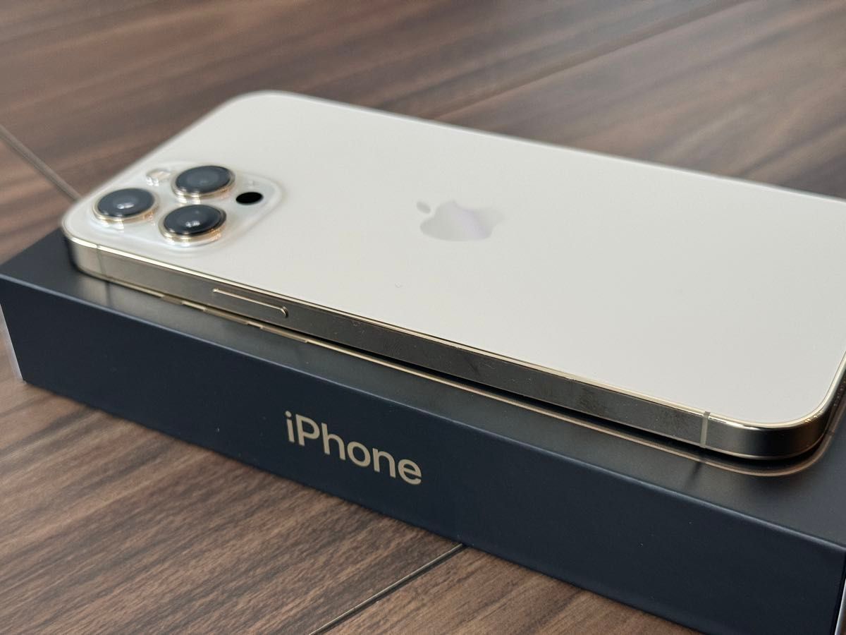 美品 iPhone12 Pro Max Gold 256GB Appleストア一括購入品 新品ガラス