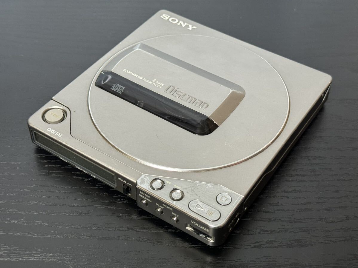 SONY/ Sony /D-250( silver )/Discman/CD player /CD Walkman /: Real