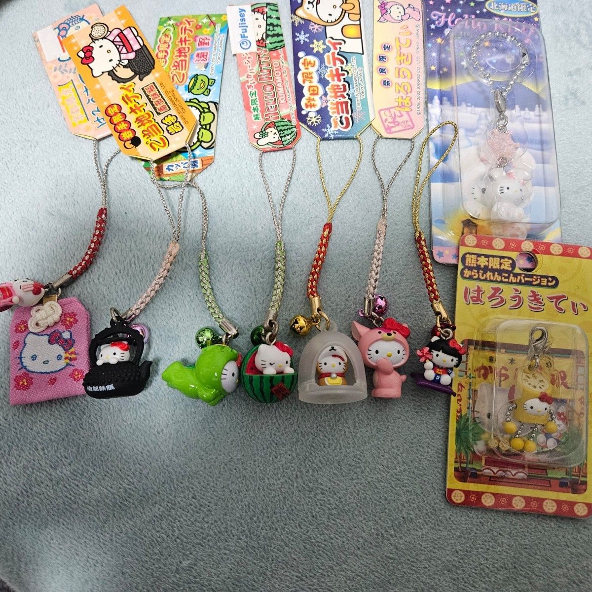 ご当地キティ キューブ根付 山梨ぶどう＆桃 ご当地キティ キューブ根付