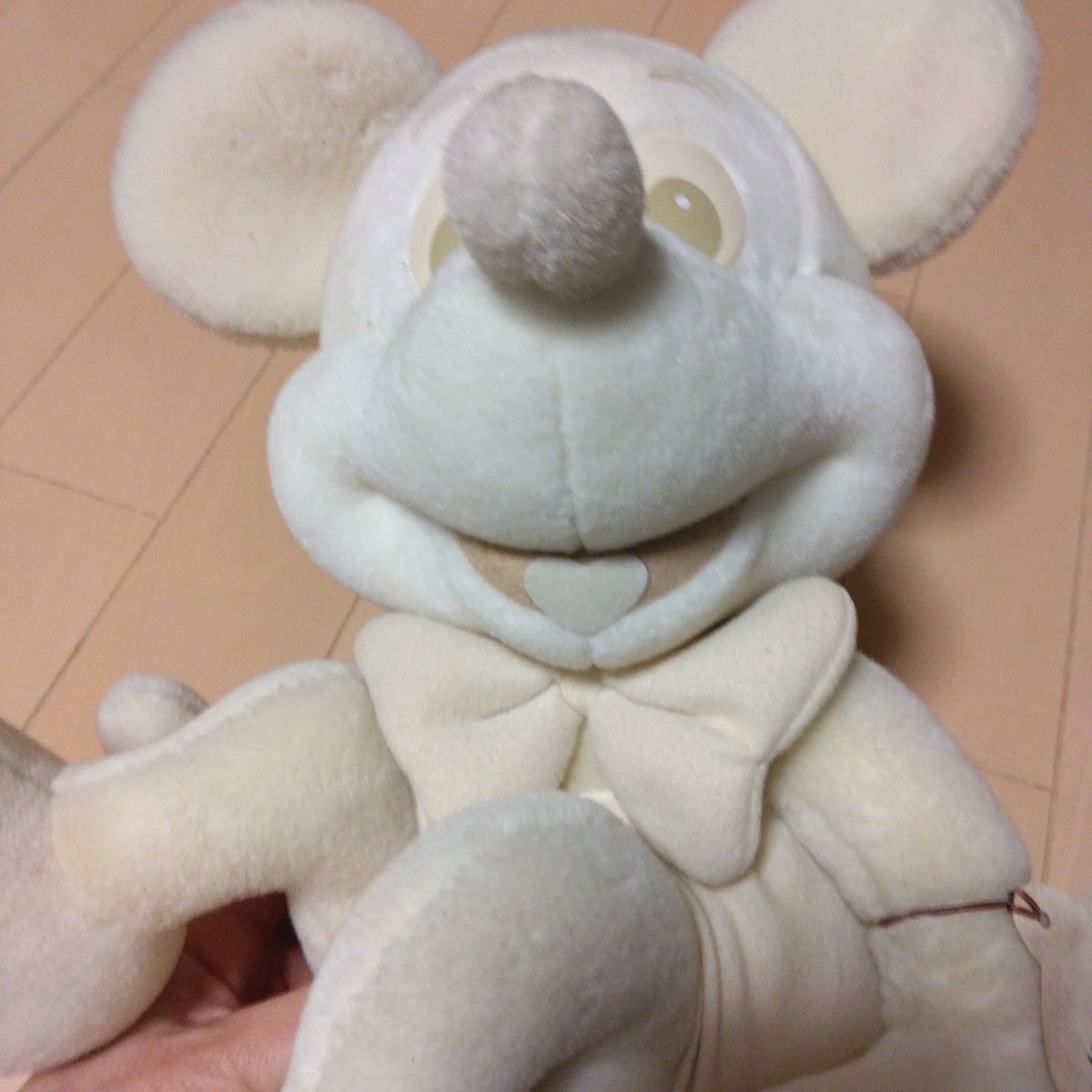 ミッキーマウスの白いぬいぐるみ タグ付き 限定品 ぬいぐるみ｜Yahoo