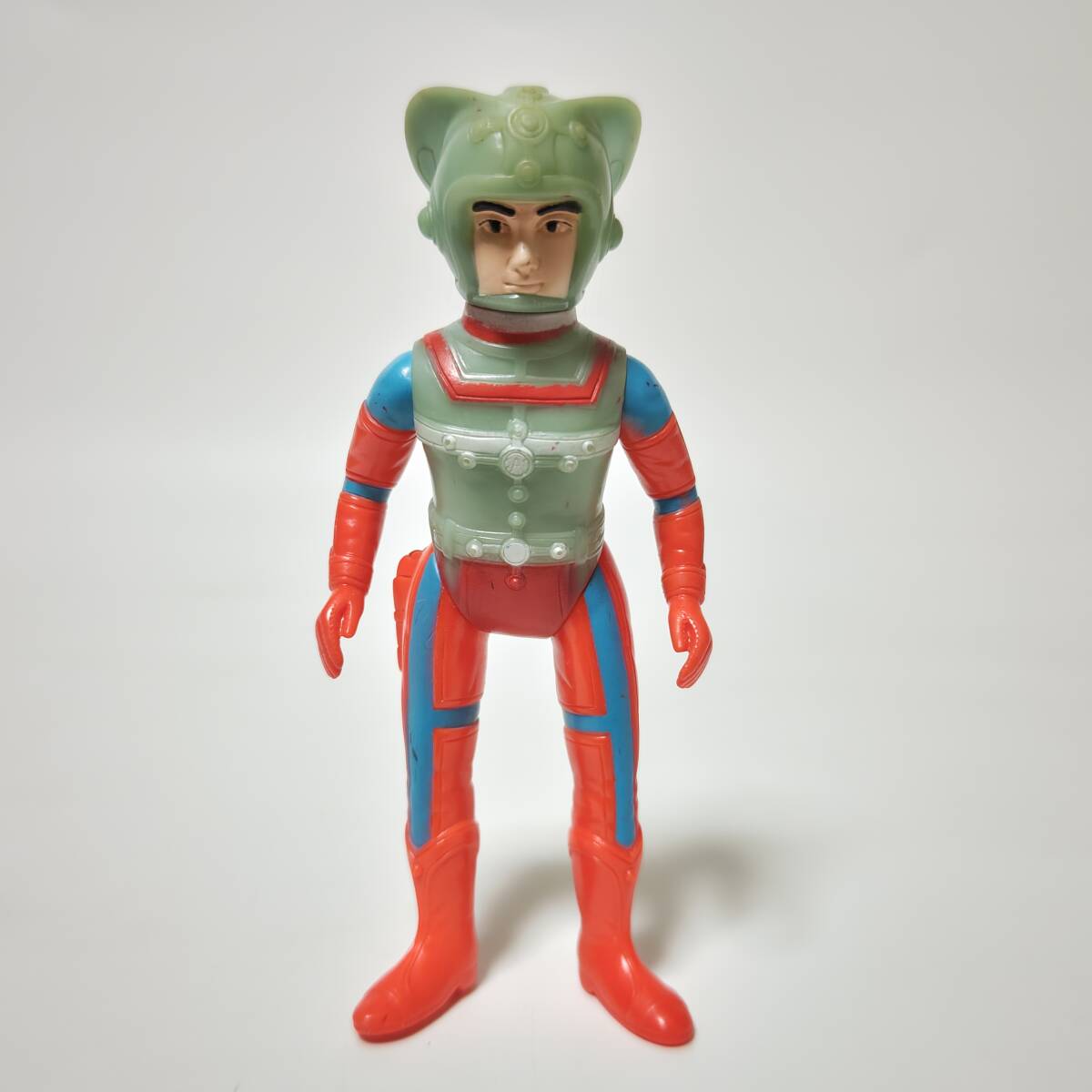 Yahoo!オークション - ブルマァク ウルトラマンタロウ ZAT隊員 ソフビ