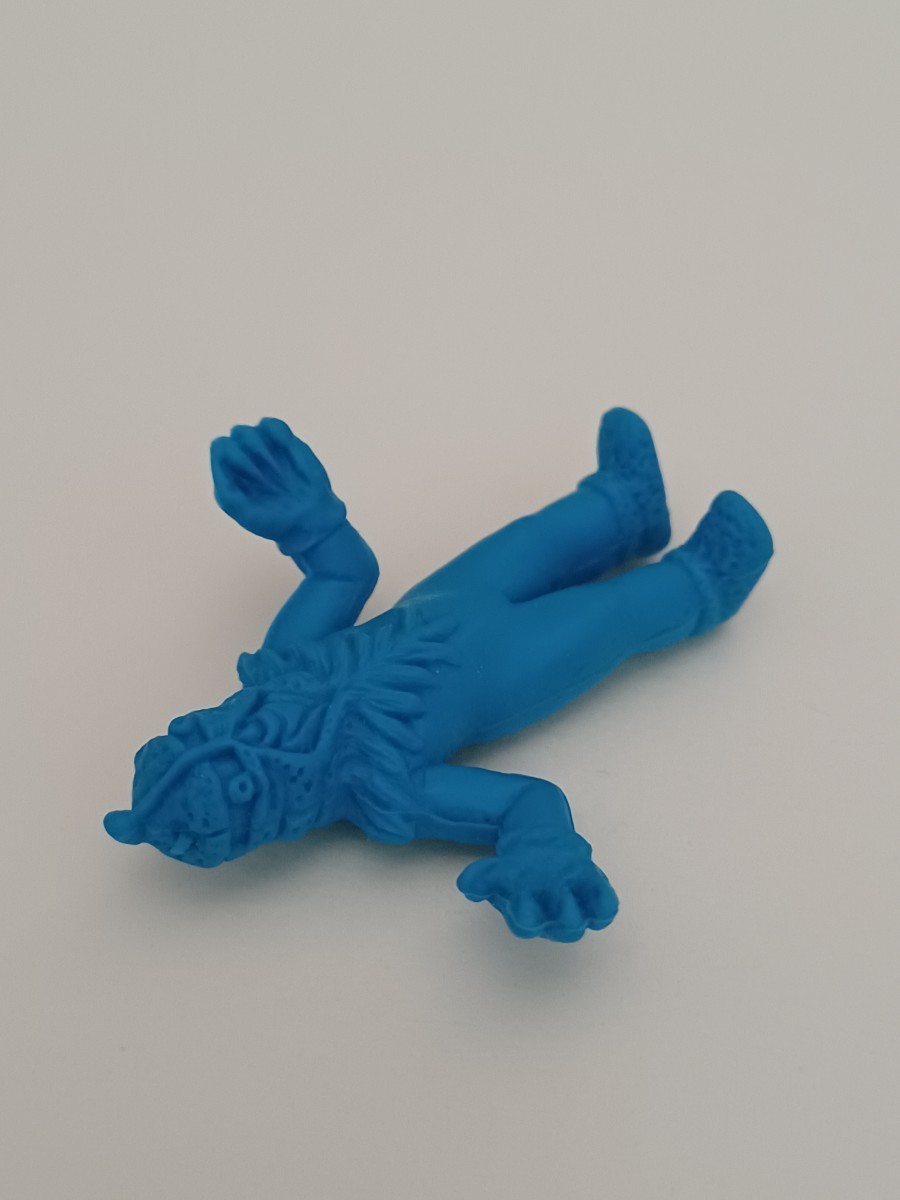 Yahoo!オークション - ウルトラ怪獣消しゴム ケムール人 青色 ポピー