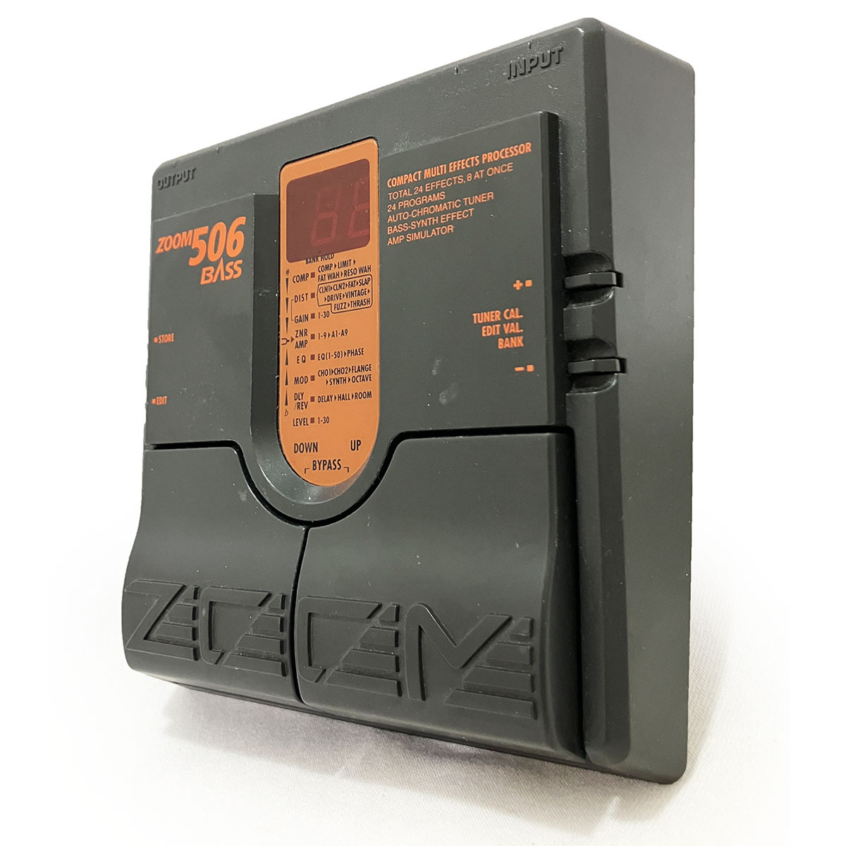 ズーム ベース コンパクト マルチ エフェクター ZOOM 506 BASS 完動品