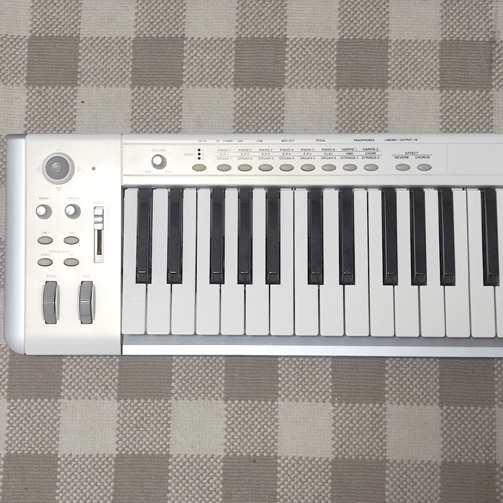 送料無料・美品 KORG K61P 音源内蔵・USB-MIDIコントローラー