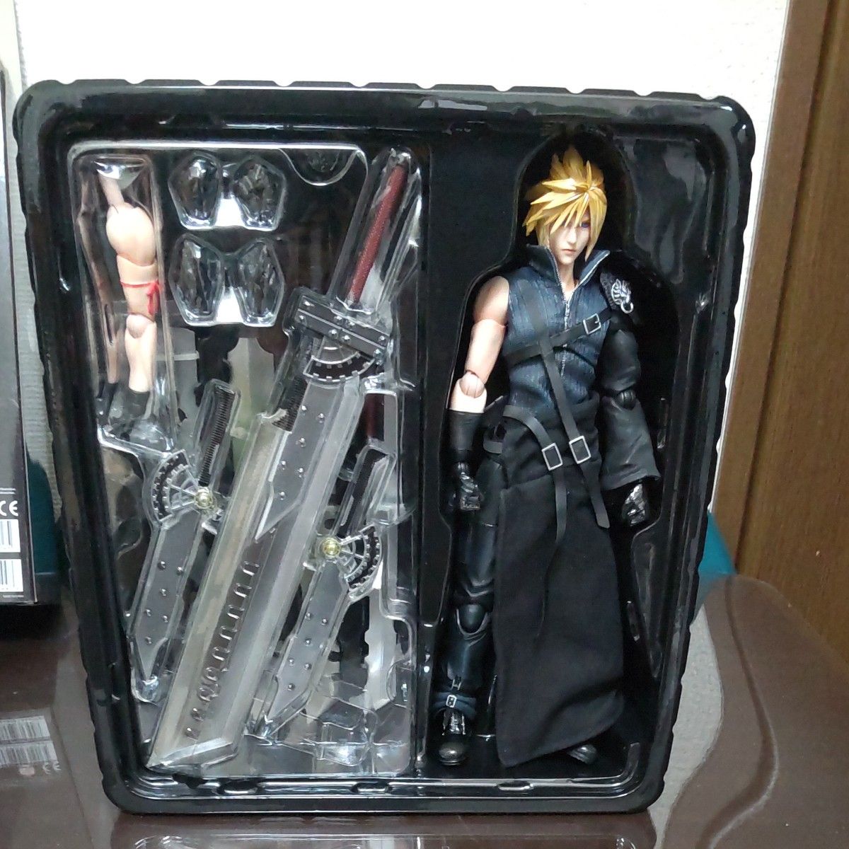 開封済】国内正規品 PLAY ARTS改 ファイナルファンタジーVII