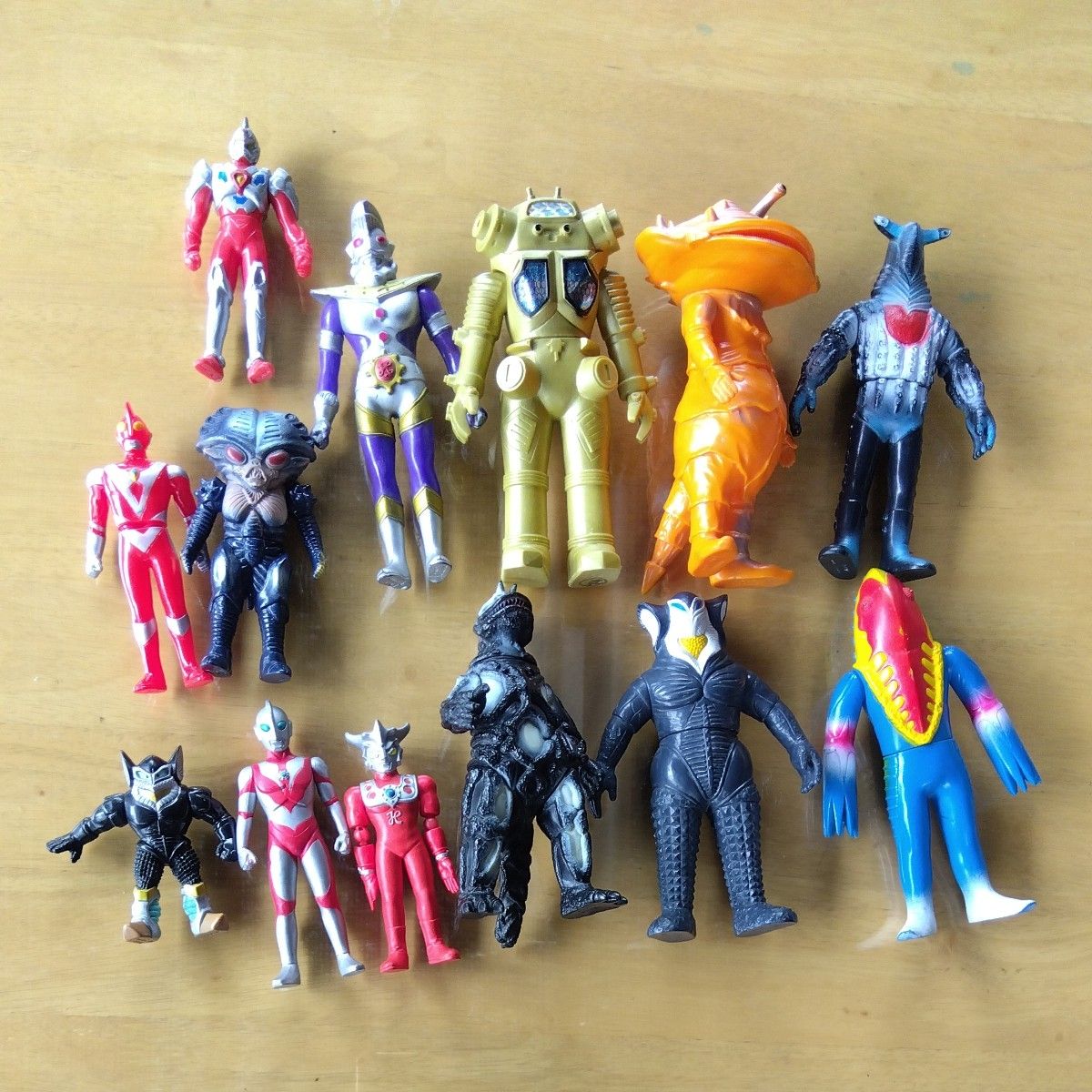 ウルトラマン 怪獣等フィギュア 13体 まとめ売り オマケでパチモン怪獣
