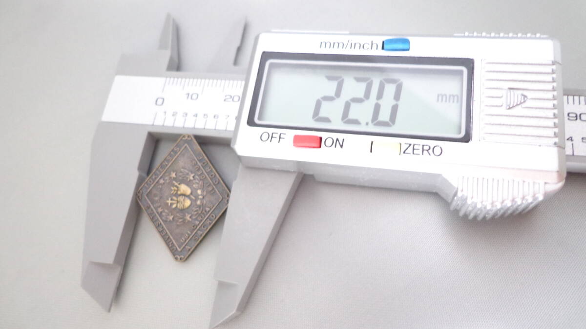 即決 】 聖心女子学院 聖心女子大学 校章 ピンバッジ 女子大 女子校