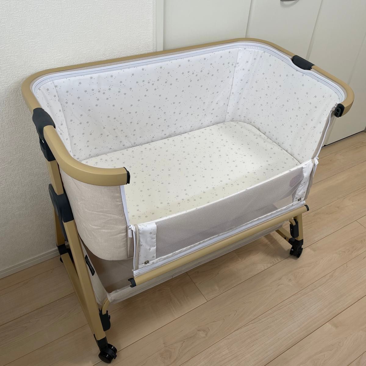 HZDMJ ベビーベッド 2023年型 カーキ ベージュ 添い寝 コンパクト