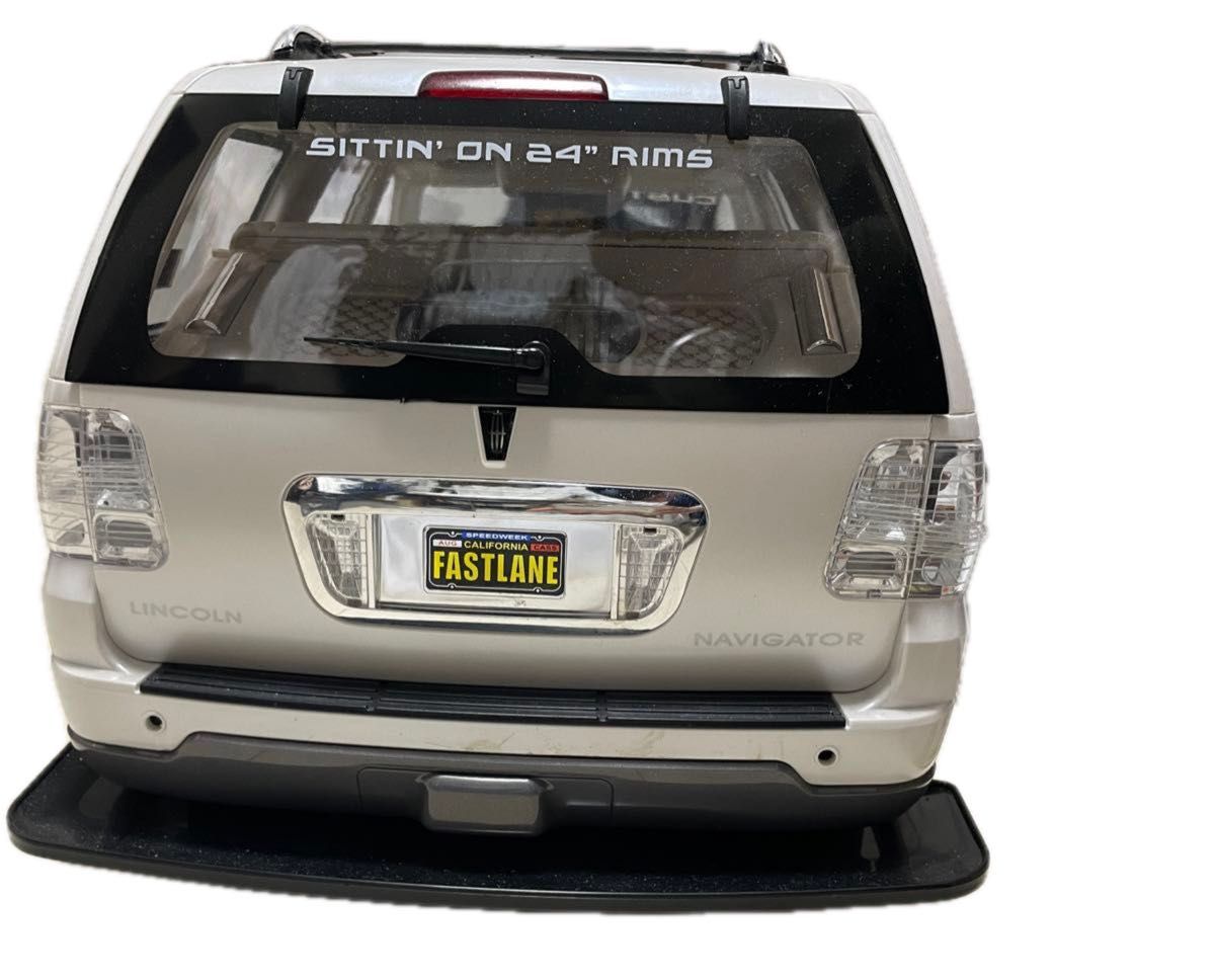 1/6スケールラジコン リンカーンナビゲーター 大型ラジコン LINCOLN