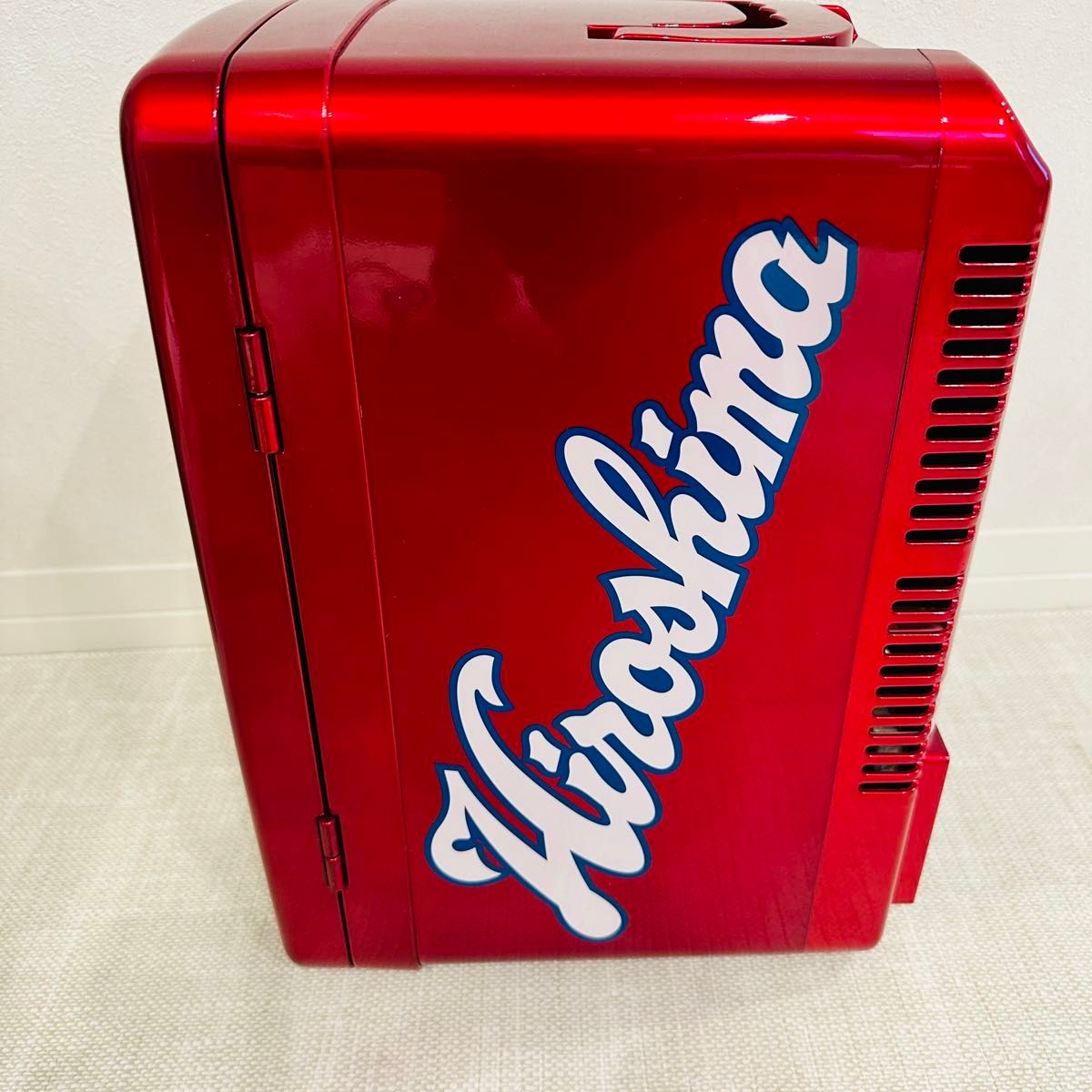 希少】エディオン蔦屋家電 広島カープ球団 ポータブル冷温庫 VSY10C