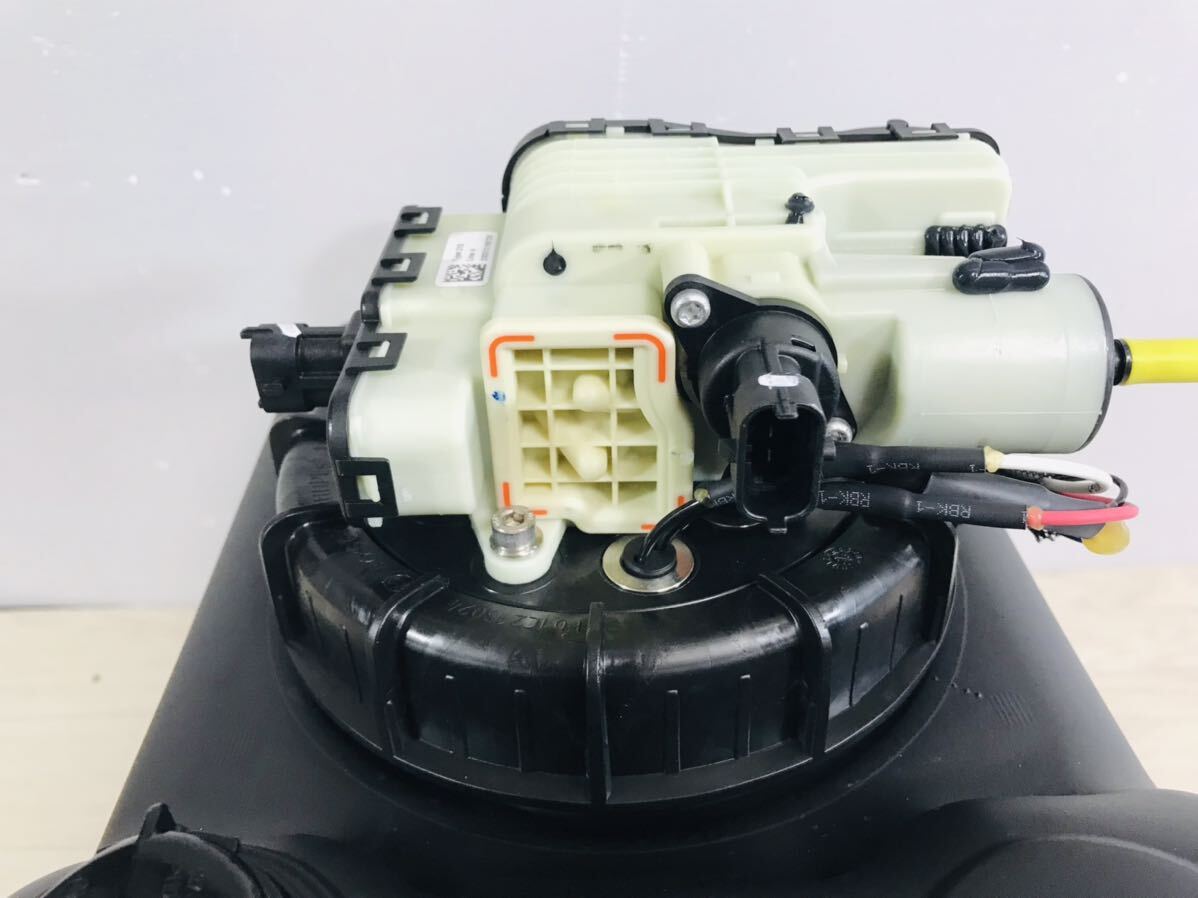 三菱ふそうブルーテックキャンター尿素水タンク 三菱ふそうブルー