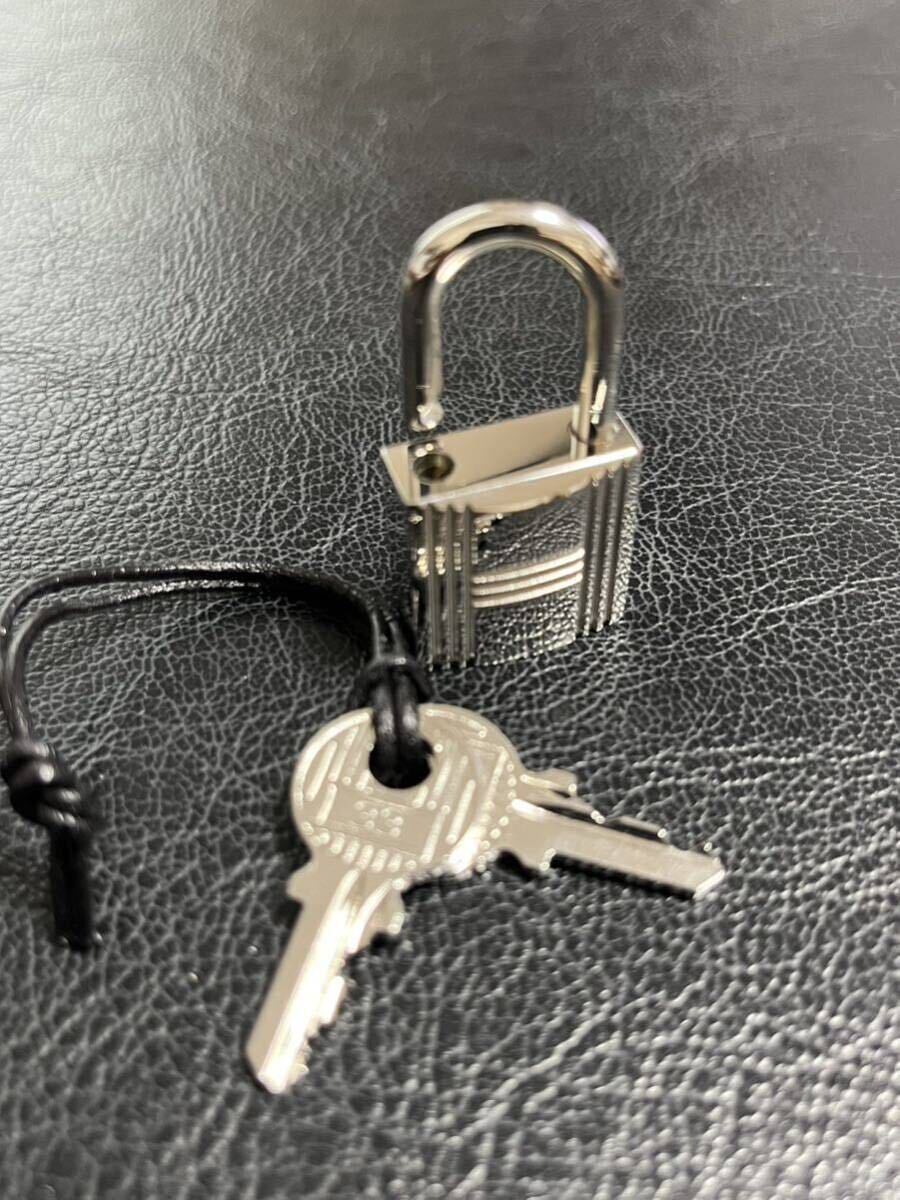 美品 HERMES エルメス カデナ パドロック 南京錠 鍵 33 鍵2本付き
