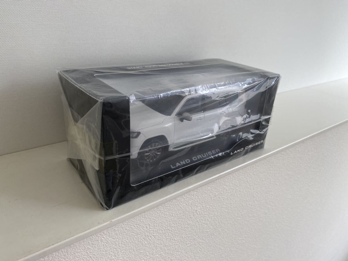 送料込み ランドクルーザー 300 ZX ミニカー トヨタ 1/30 カラー