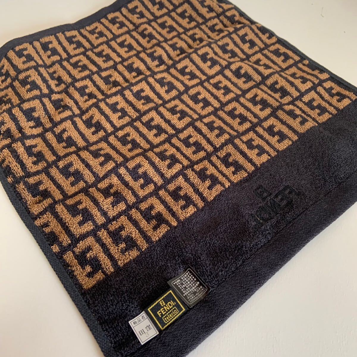 未使用 FENDI フェンディ ウォッシュタオル 約35×36cm ズッカ柄 綿100