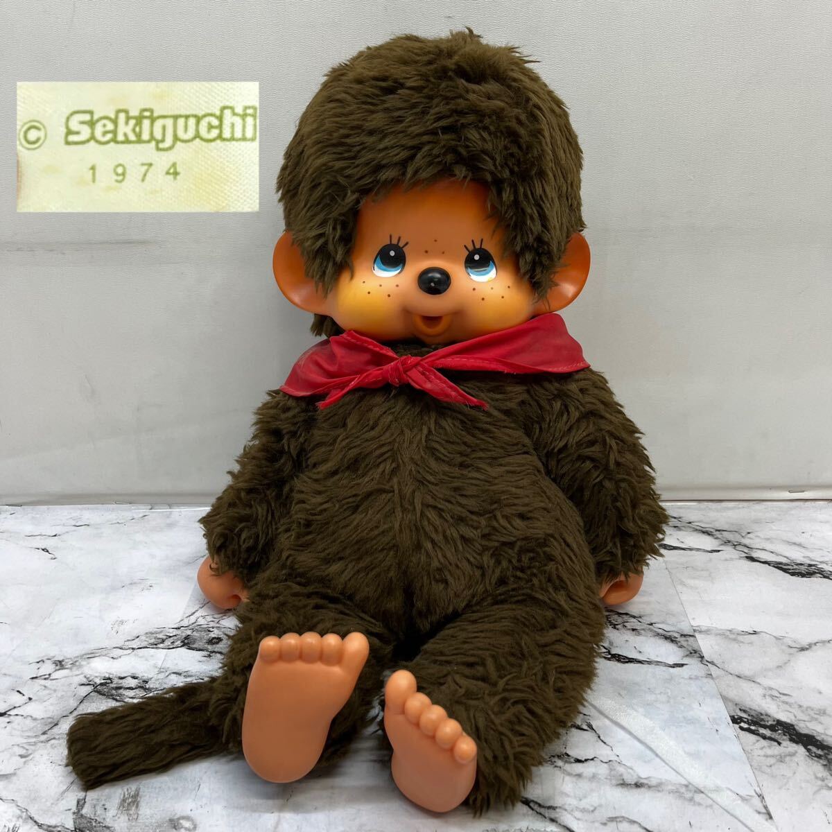 Monchhichi ぬいぐるみ 赤いバンダナ Monchhichi ぬいぐるみ 赤い
