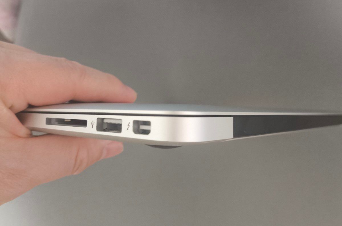 超美品] Macbook Air 2015 13インチ i7 8G 新品NVMe512GB Sonoma