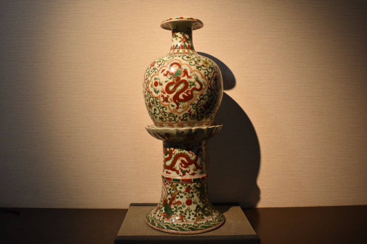 中国陶磁器 大明萬暦年製銘 染付赤絵花瓶 萬暦赤絵 龍 古美術品 骨董品