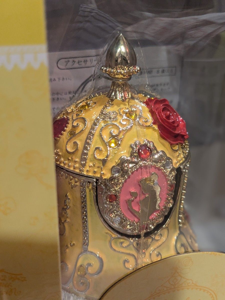 ディズニーストア ジュエリーケース 美女と野獣 ベル 新品未使用 小物