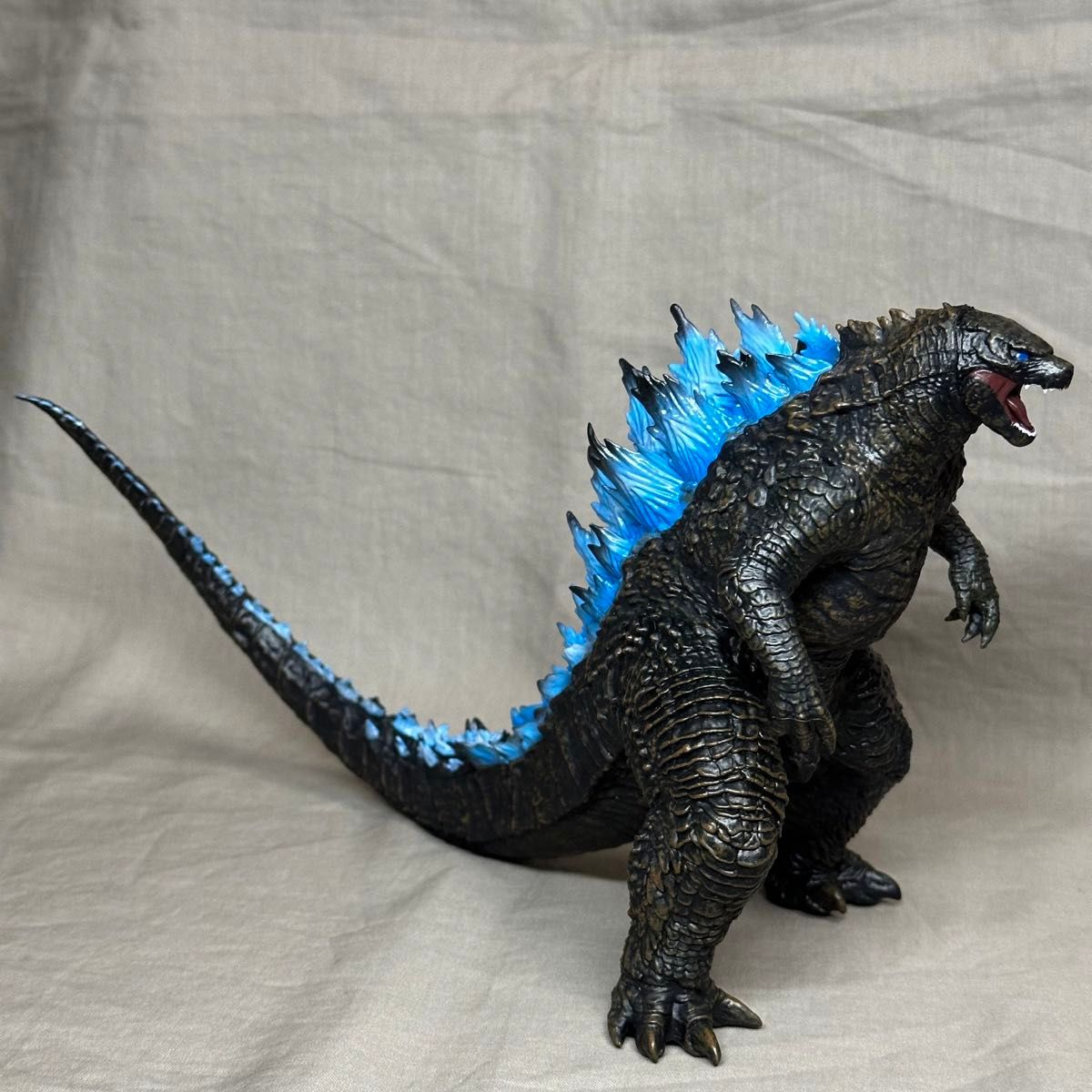 最安値】『ゴジラ x コング 新たなる帝国』 怪獣咆哮撃 ゴジラ 27体