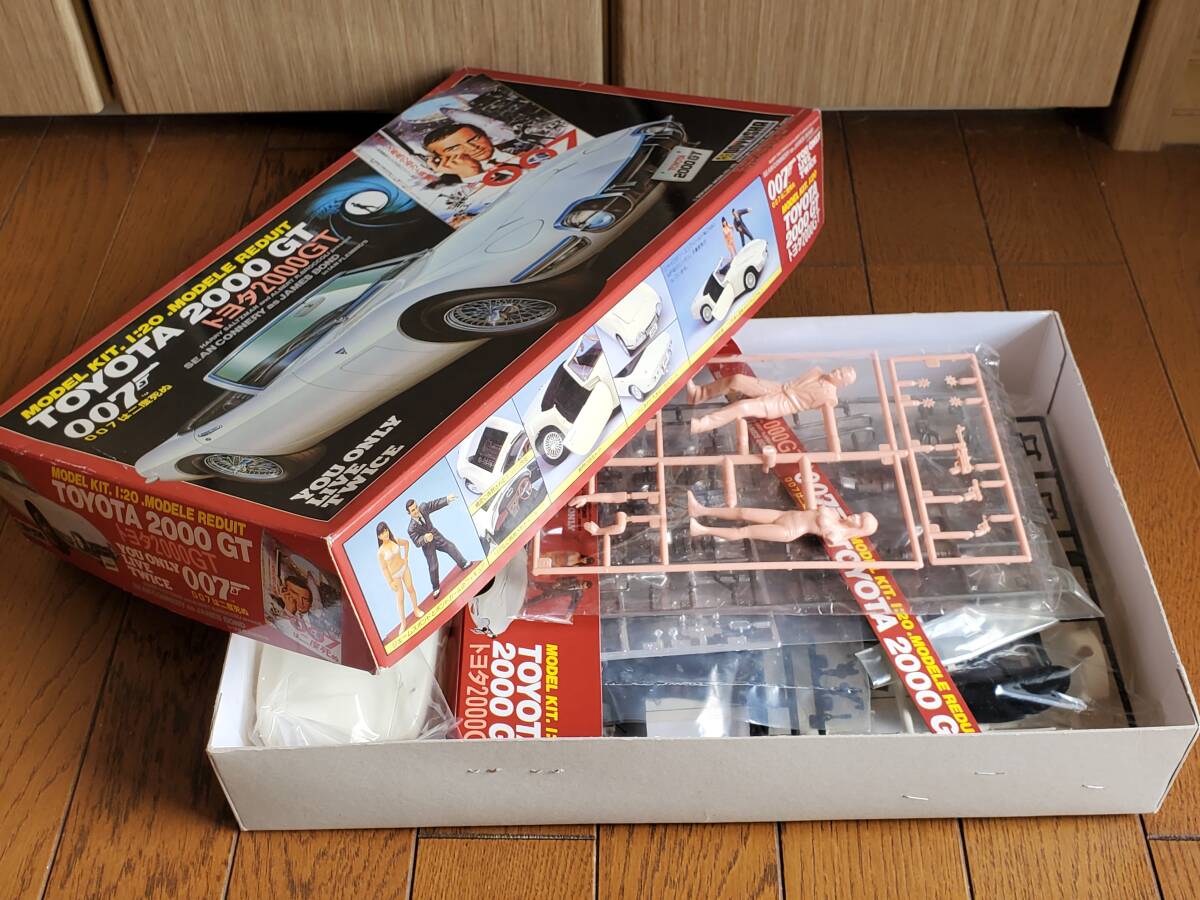 Yahoo!オークション - 童友社 1/20 トヨタ 2000GT 007は二度死ぬ