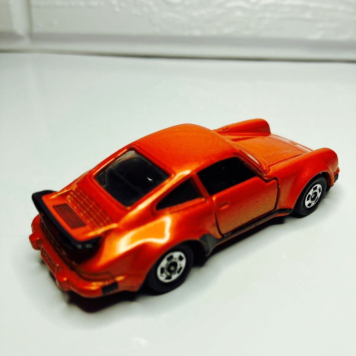 絶版トミカ ポルシェ930ターボ 日本製 レアモデル レアカラー