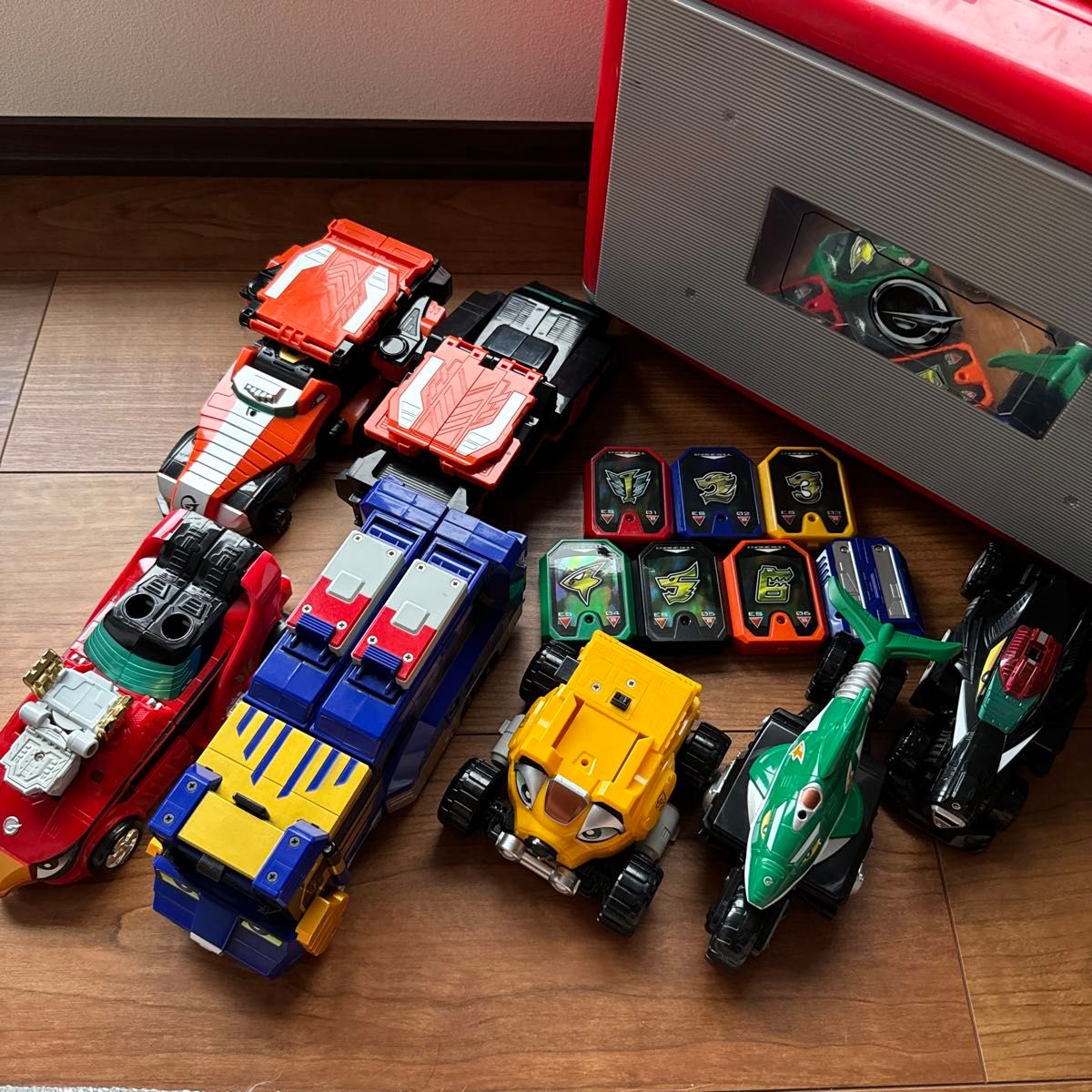 炎神戦隊ゴーオンジャー エンジンオー ガンバルオー 炎神アタッシュ