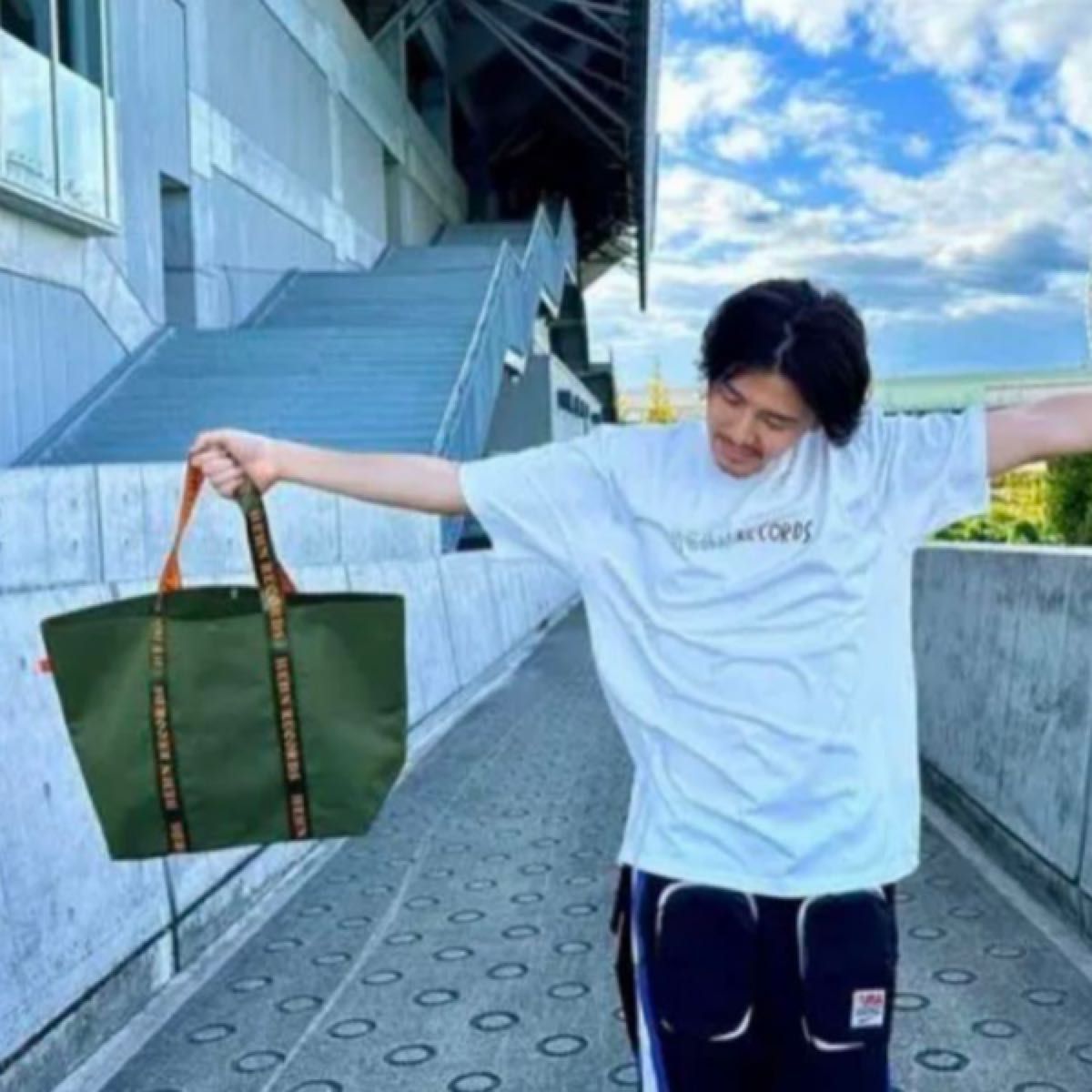 藤井風 LASAトートバッグ カーキ 美品｜Yahoo!フリマ（旧PayPayフリマ）