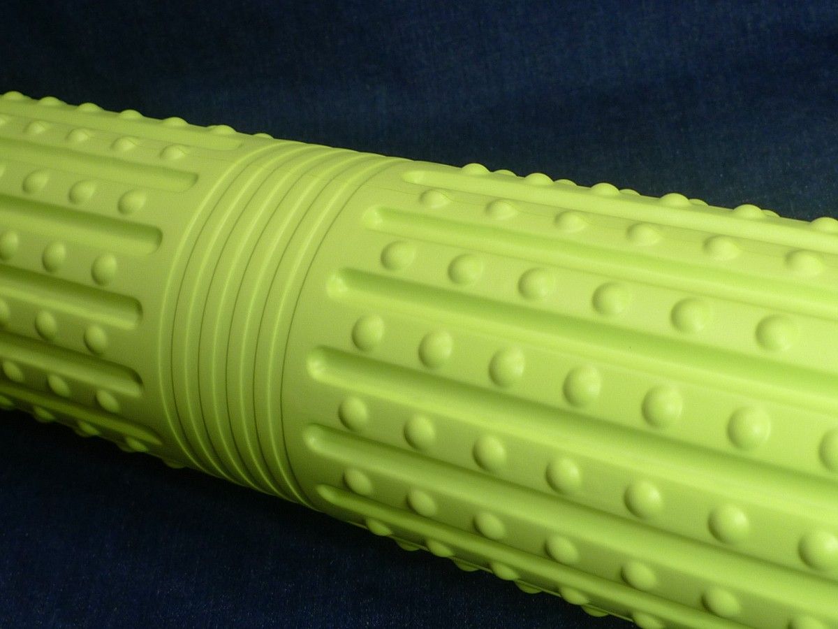 n4198 ワイヤレス振動フォームローラー NAIPO MGFR-030C グリーン