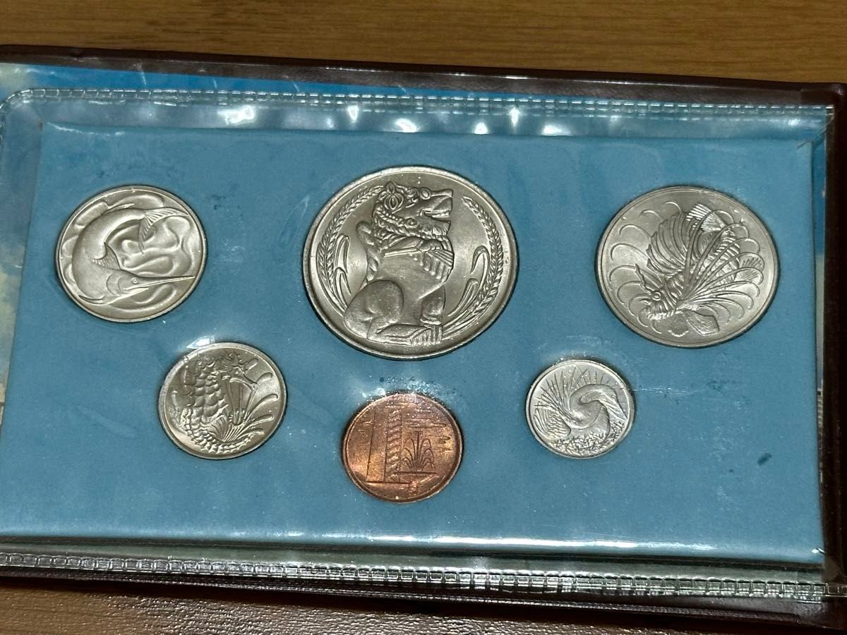 シンガポール コインケース メダルケース 硬貨 写真付き貨幣セット
