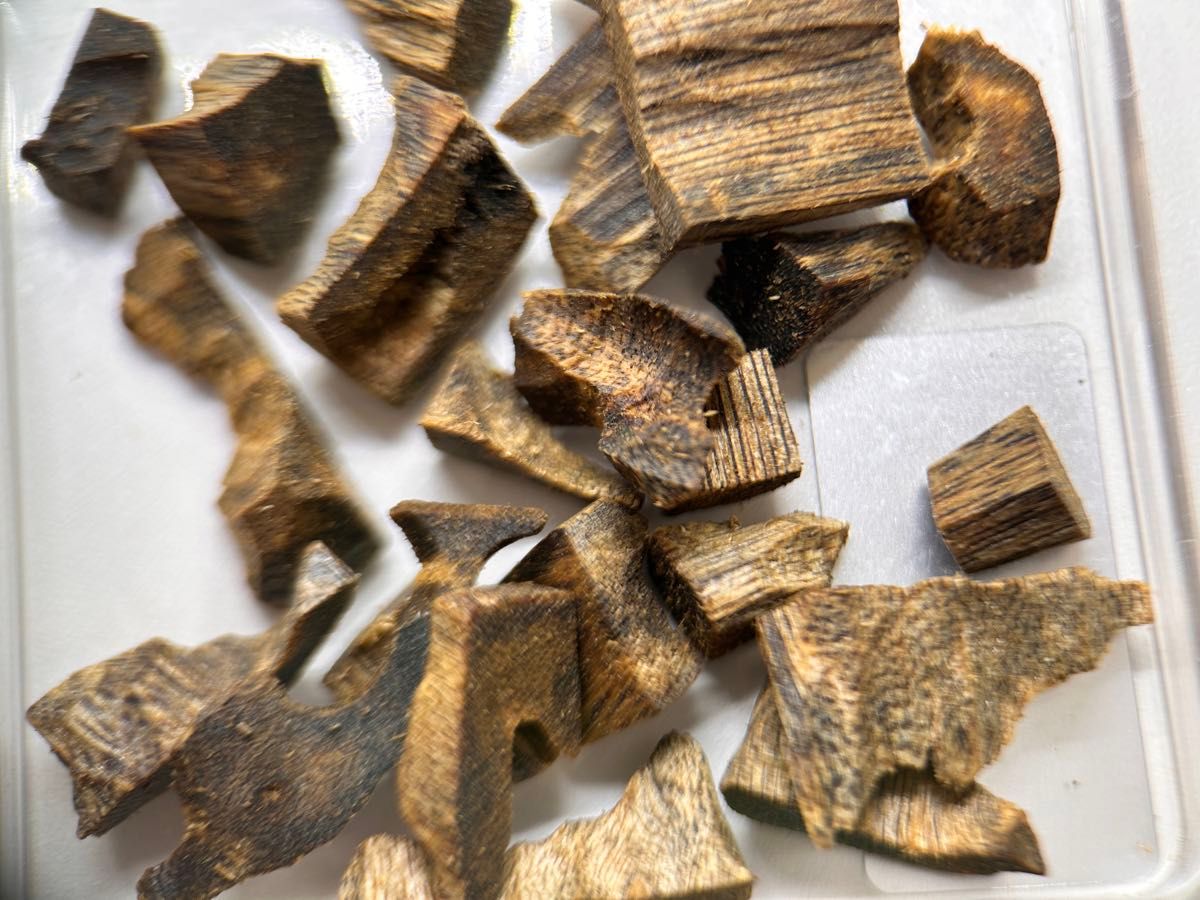 お香 天然沈香 六国五味聞香用 伽羅 香木 1-S-10.707 お香 天然沈香 六