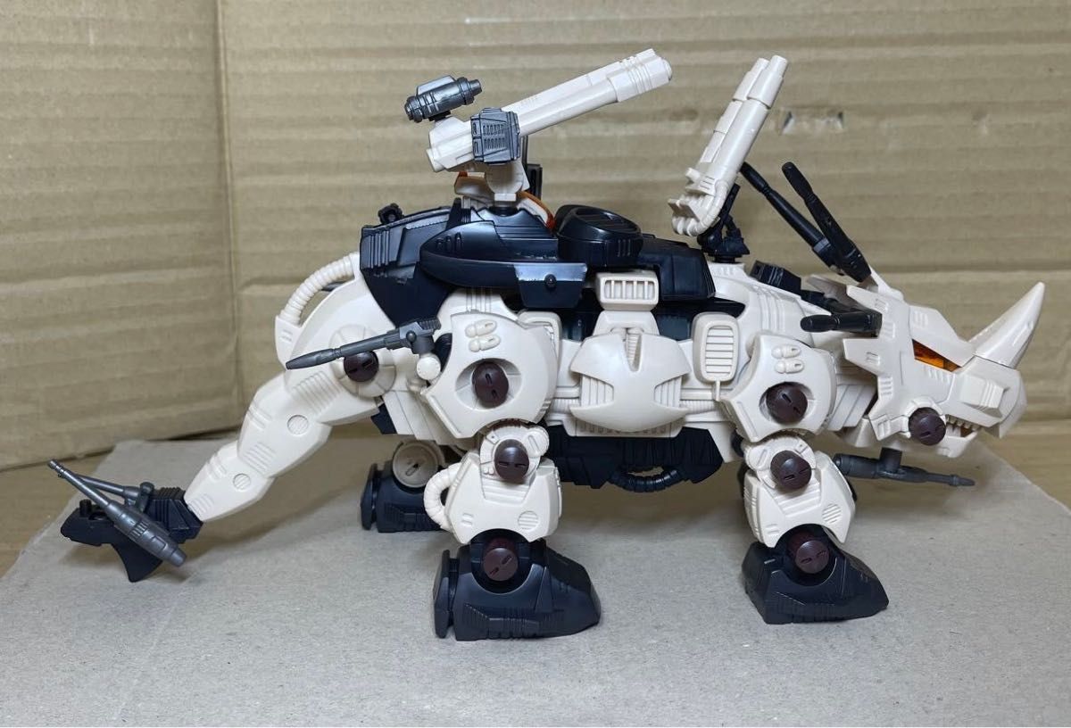 ゾイド【恐竜博2005年開催記念のレッドホーン】組立済み｜Yahoo