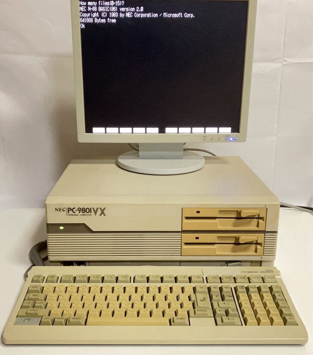 ジャンク品 PC-9801 VX （HDD /SCSIボード/ケーブル/キーボード付き