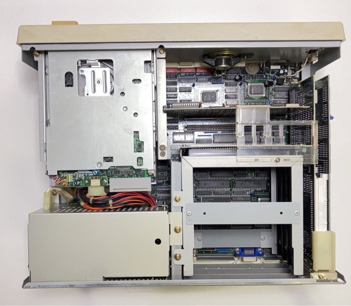 ジャンク品 PC-9801 VX （HDD /SCSIボード/ケーブル/キーボード付き