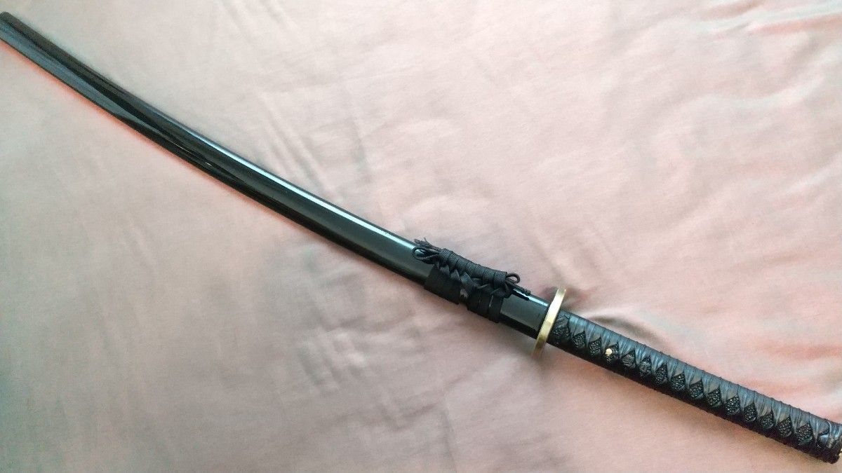 2尺4寸4分】レザー風 居合刀 黒柄 透かし鍔 模造刀 武具 拵え 日本刀