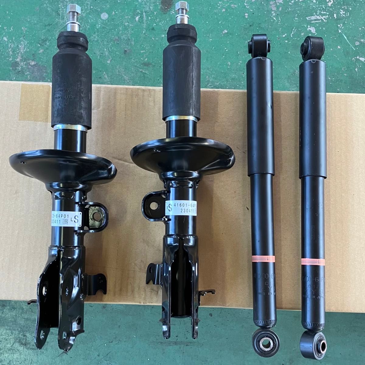 新車外し】スズキ 純正 DA17V エブリィバン エブリー ショック