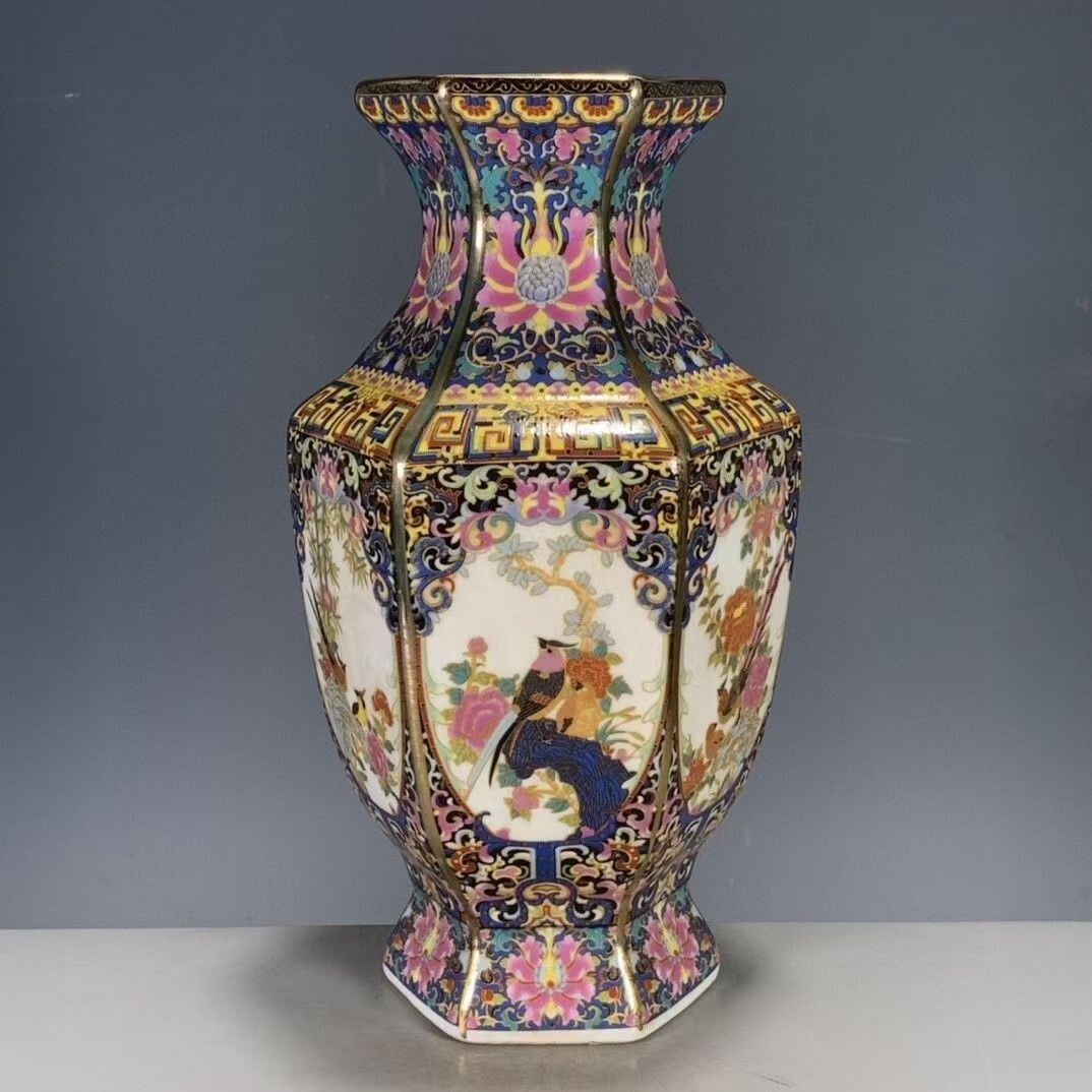 1266 中国 骨董 大清乾隆年製 粉彩人物花鳥文 花瓶 壺 時代物 1266