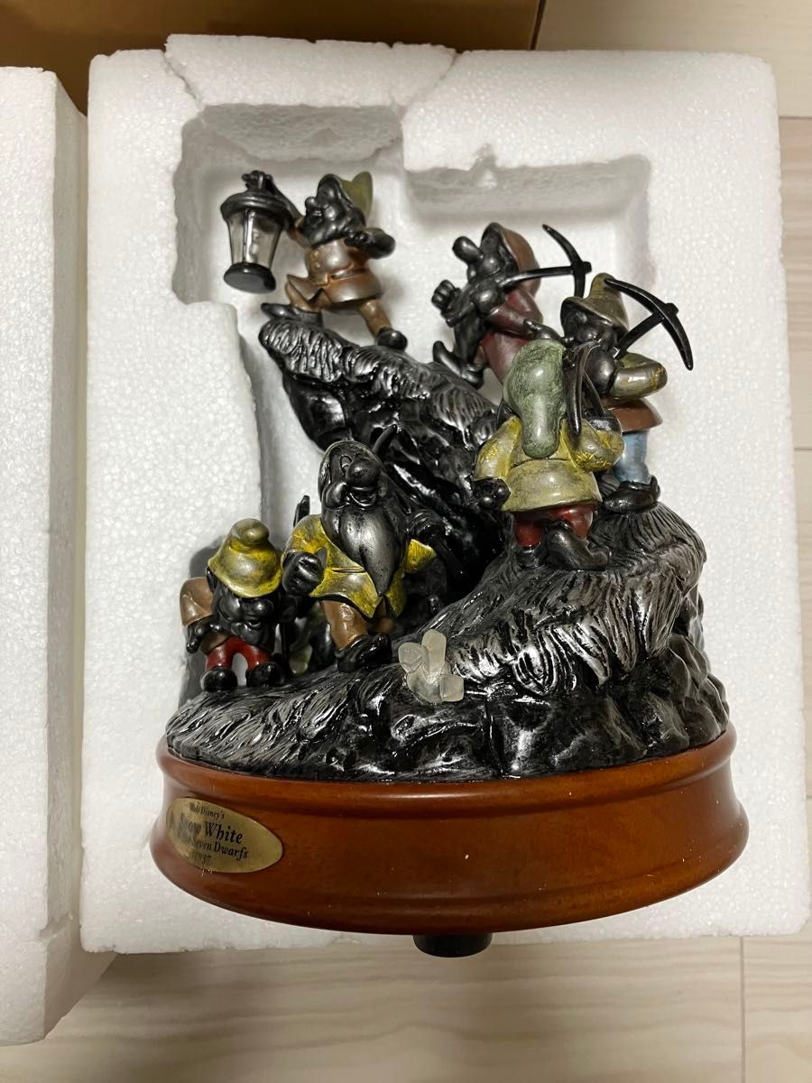 限定100体】 白雪姫 7人の小人 ディズニー 100周年 フィギュアランプ