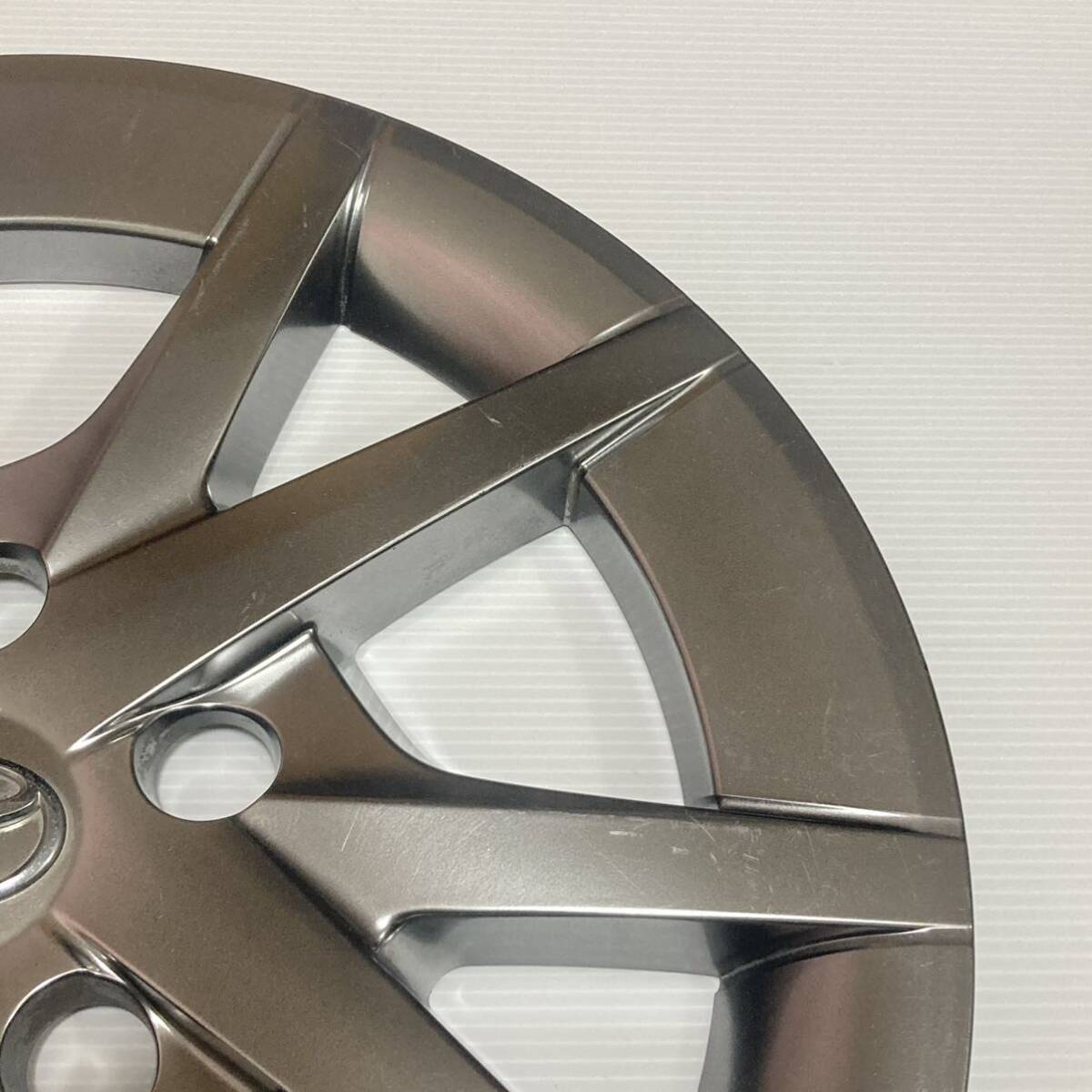 送料無料 即決 トヨタ プリウスα 純正 ハイグロス ホイールキャップ 16